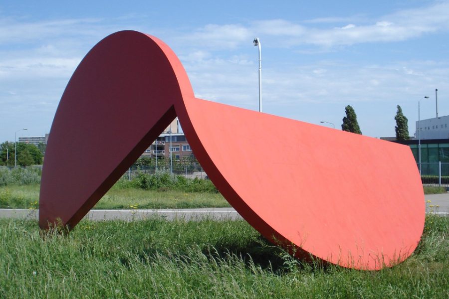 Het ronde rode woongebouw bij het centrum van Drechtsteden