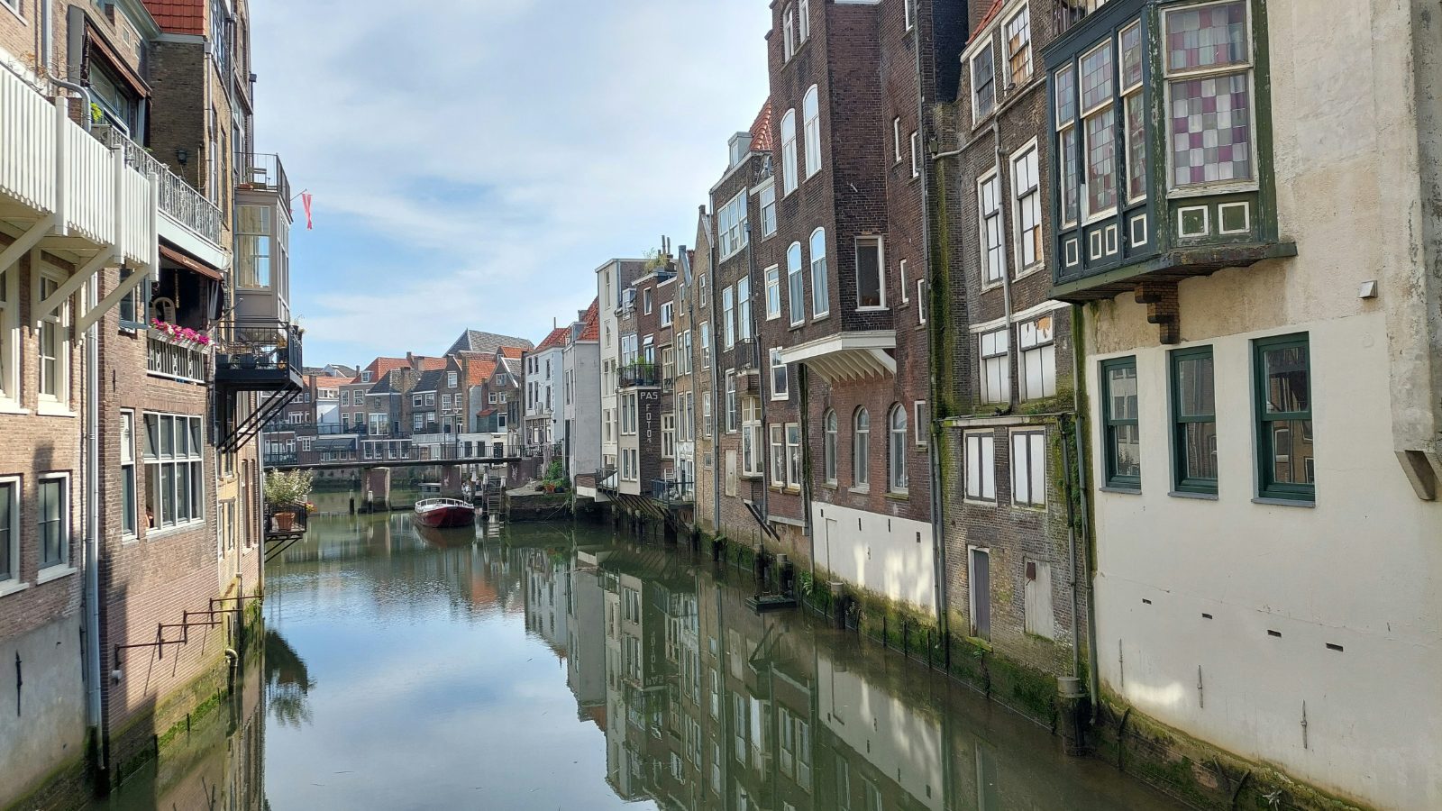 Het Spanjaardsgat in Drechtsteden met de Grote Kerk